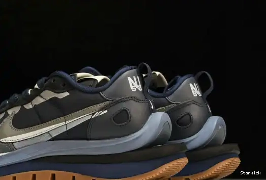 sacai Blue Nike DD1875-700 Dark Vaporwaffle 0605